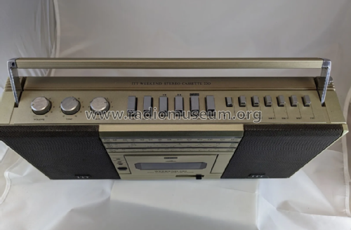 Weekend Stereo Cassette 220S; ITT Schaub-Lorenz (ID = 3066684) Radio