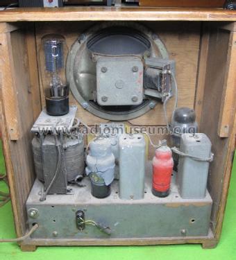 Wartime Civilian Receiver Utility Set; Wartime Joint (ID = 1840458) Radio