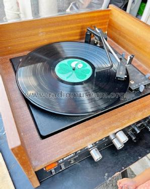 Stereo Record Player/ AM tuner ; La Wood Television (ID = 3080224) Radio