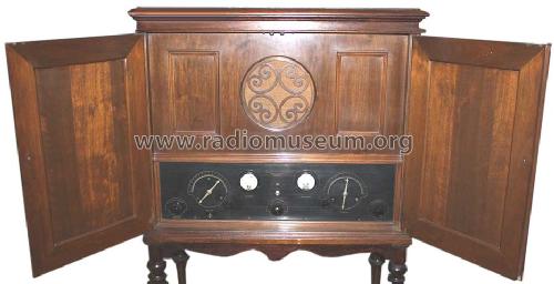 New Admiralty Super 10, console; Leutz, C.R., Inc. (ID = 804470) Radio