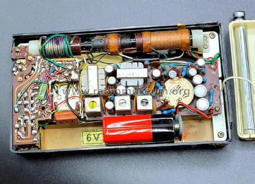 2Band 8Transistor SuperHet. 8R-202A; Lloyd's Electronics; (ID = 2954516) Radio