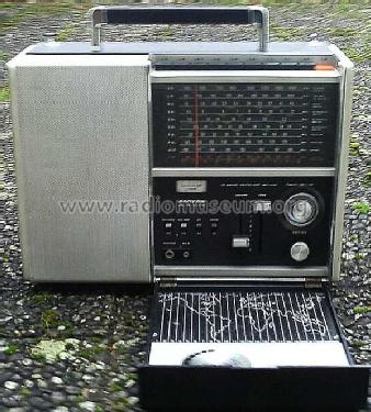 9N24B-37A ; Lloyd's Electronics; (ID = 1588619) Radio