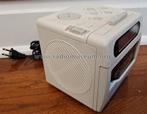 FM-AM Clock Radio Cassette Player CR201; Lloyd's Electronics; (ID = 2909211) Radio