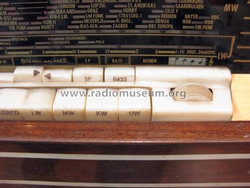 Domino-Stereo 5821T/W 5762W; Loewe-Opta; (ID = 1273132) Radio