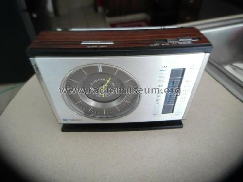 AM/FM Radio Analog Quartz Clock 06-30-33; MacDonald (ID = 2523436) Radio