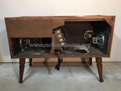 1P3303; Magnavox Co., (ID = 2515392) Radio