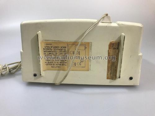 Cabana R002; Magnavox Co., (ID = 2530213) Radio