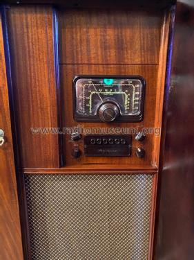 CR-156 ; Magnavox Co., (ID = 2830887) Radio