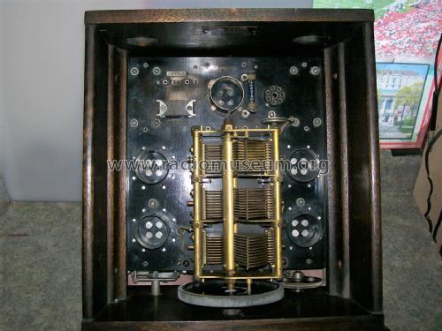 D ; Magnavox Co., (ID = 2626946) Radio