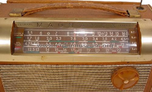 AW-100 ; Magnavox Co., (ID = 318139) Radio