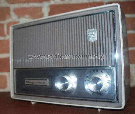 Cabana R002; Magnavox Co., (ID = 1233844) Radio