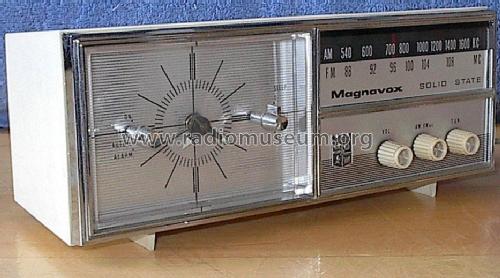 FM 16 clock radio, solid state ; Magnavox Co., (ID = 1706851) Radio