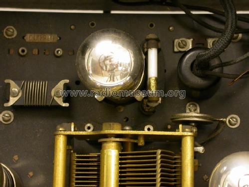 Junior Single Dial J ; Magnavox Co., (ID = 1456328) Radio