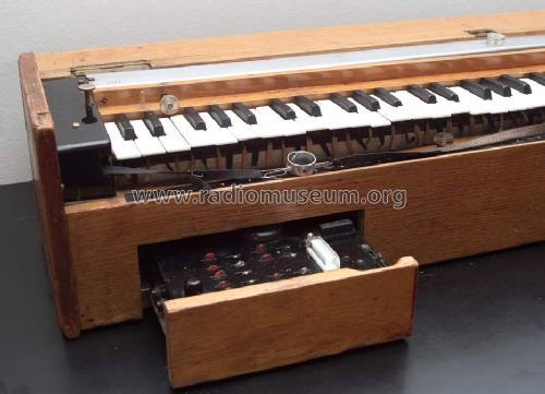 Ondes Martenot 'generic'; Martenot, Maurice; (ID = 680566) Musikinstrumente