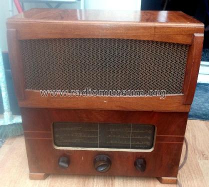 50 XT Radio McMichael Radio Ltd.; Slough, build 1950, 7 pictures ...