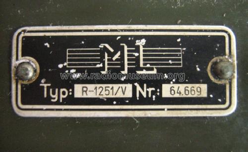 Communication Receiver R-1251V; Mechanikai (ID = 1530438) Commercial Re