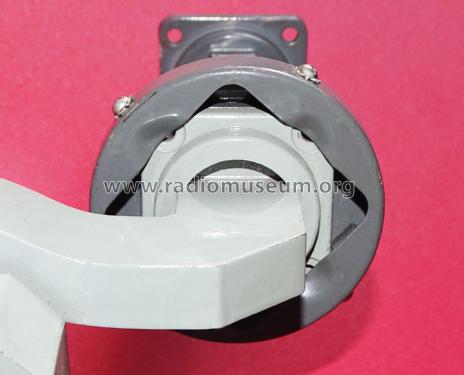 WG16 Waveguide Clamp 10AR/3623; MILITARY U.K. (ID = 3070149) Radio part