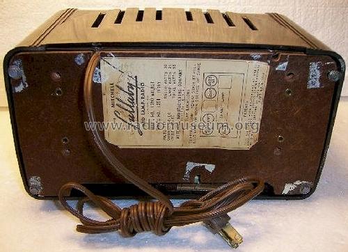 1250 'Lullaby' Bed Lamp Radio ; Mitchell Mfg. Co., (ID = 1242331) Radio