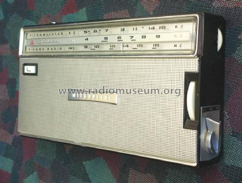 9X-900S; Mitsubishi Electric (ID = 1659317) Radio