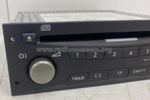 CD Player with L/M/U Radio U114 PH-4000 MZ313063 QC No. 34W496; Mitsubishi Electric (ID = 2860532) Car Radio