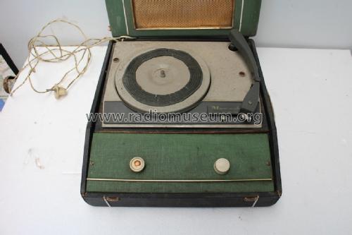 Record Player Ch= Monarch GU-7; Unknown Europe (ID = 1840284) R-Player