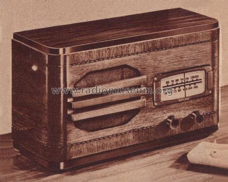 Airline 04WG-468 Order= P362 B 1468 ; Montgomery Ward & Co (ID = 1923430) Radio