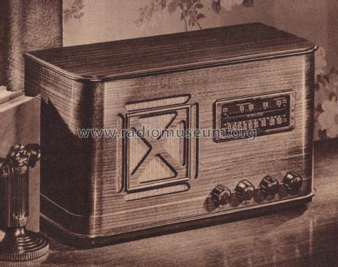 04WG-731 Order= P462 C 731 ; Montgomery Ward & Co (ID = 1927378) Radio