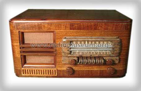 Airline 14BR-574A Order= P362 A 2574 ; Montgomery Ward & Co (ID = 383272) Radio