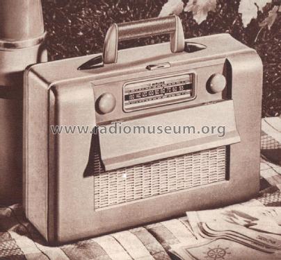 Airline 14BR-684A Order= P462 A 2684 ; Montgomery Ward & Co (ID = 1958956) Radio