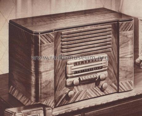 14BR-688A Order= P462 A 688 ; Montgomery Ward & Co (ID = 1961046) Radio