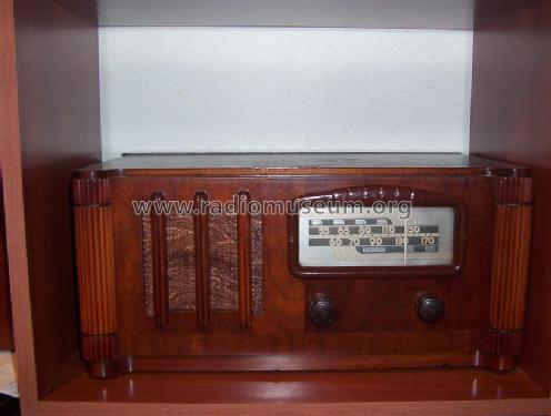 14WG-572 ; Montgomery Ward & Co (ID = 410894) Radio