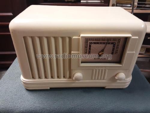 14WG-625A ; Montgomery Ward & Co (ID = 2627901) Radio