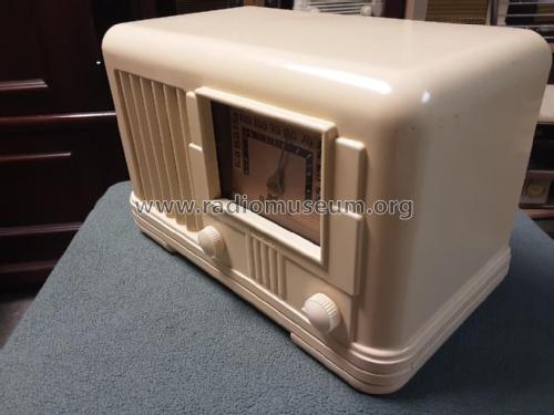 14WG-625A ; Montgomery Ward & Co (ID = 2627905) Radio