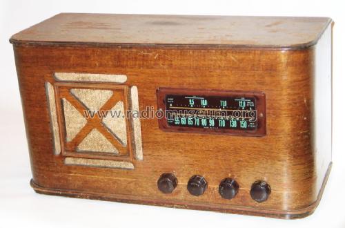 14WG-731B ; Montgomery Ward & Co (ID = 1100557) Radio