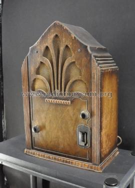 1500 Collegian Ch= 27-W; Montgomery Ward & Co (ID = 2786816) Radio