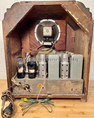 62-173 ; Montgomery Ward & Co (ID = 2766354) Radio