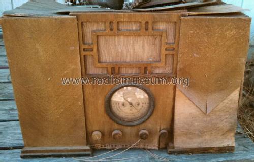 62-217 Order= 662 A 217 ; Montgomery Ward & Co (ID = 1500004) Radio