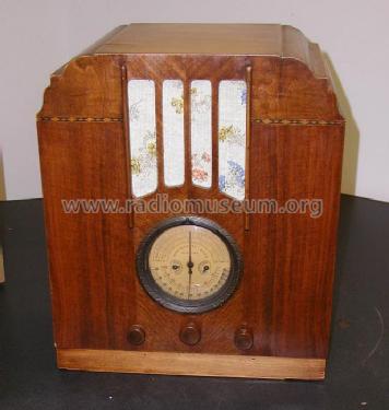 62-229 Order= 462 C 229 ; Montgomery Ward & Co (ID = 380047) Radio