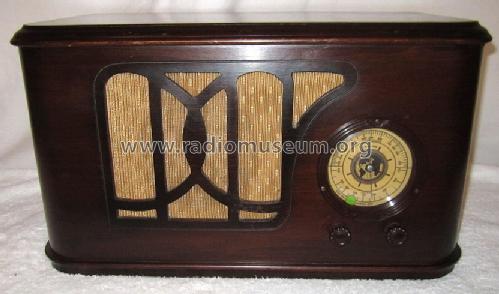 62-230 Order= 662 C 230 ; Montgomery Ward & Co (ID = 1226869) Radio