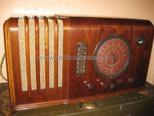 62-372 ; Montgomery Ward & Co (ID = 1334392) Radio