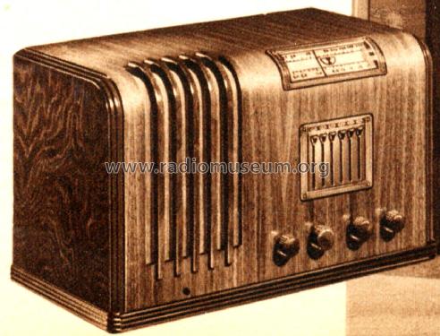 Airline 472 Order= P462 C 472; Montgomery Ward & Co (ID = 1759000) Radio