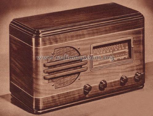 62-702 Order= P462 B 702 Series A; Montgomery Ward & Co (ID = 1882245) Radio