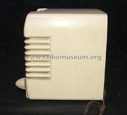 Airline 64BR 1504B Order= 62 C 1504M; Montgomery Ward & Co (ID = 1759565) Radio