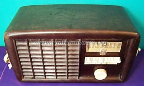 84BR-1517A ; Montgomery Ward & Co (ID = 688150) Radio