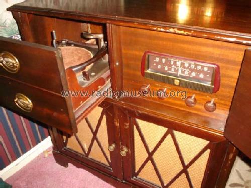 84BR-2726A ; Montgomery Ward & Co (ID = 245682) Radio