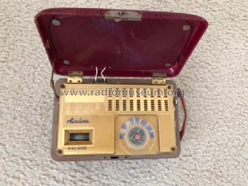 84GCB-1062A ; Montgomery Ward & Co (ID = 2745135) Radio