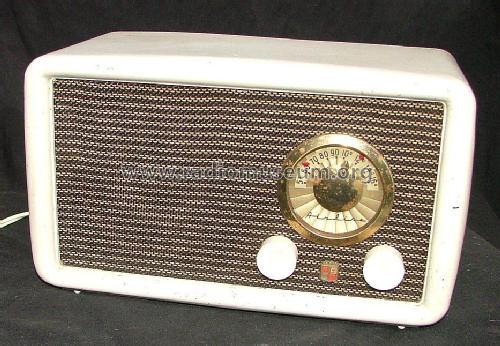 84HA-1528A ; Montgomery Ward & Co (ID = 1759571) Radio