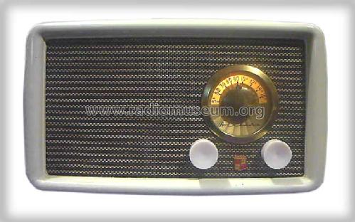 84HA-1528A ; Montgomery Ward & Co (ID = 261103) Radio