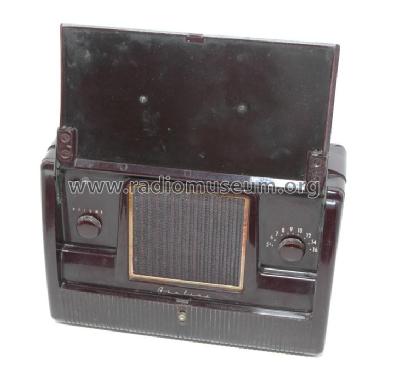 84WG-1060C ; Montgomery Ward & Co (ID = 2242839) Radio