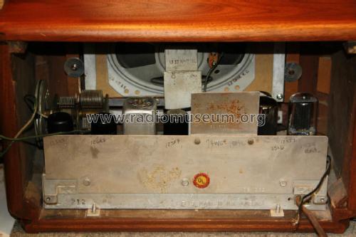 94WG-1804D ; Montgomery Ward & Co (ID = 1788104) Radio